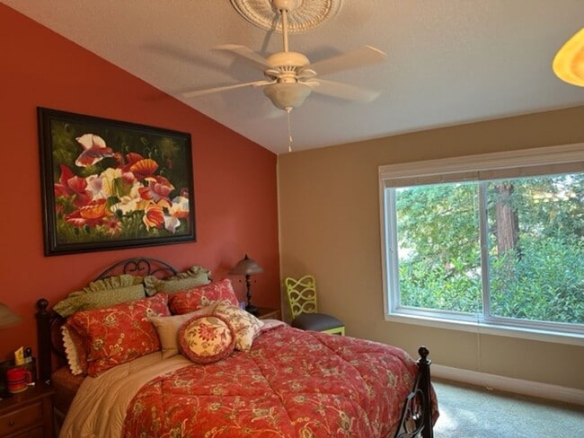 Building Photo - The Foothills Condo, 2 BD / 2 BA Single St...