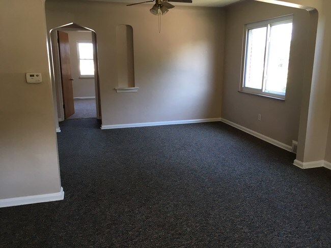 Building Photo - 4102 Woodmont Rd