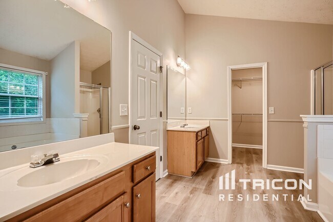 Building Photo - 1593 Great Shoals Cir SE