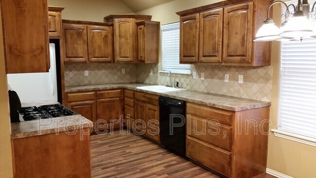 Building Photo - 9805 E 108th Ct N