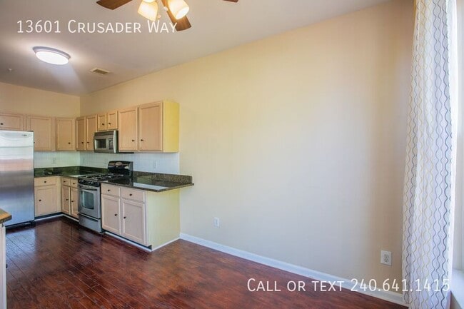 Building Photo - 13601 Crusader Way