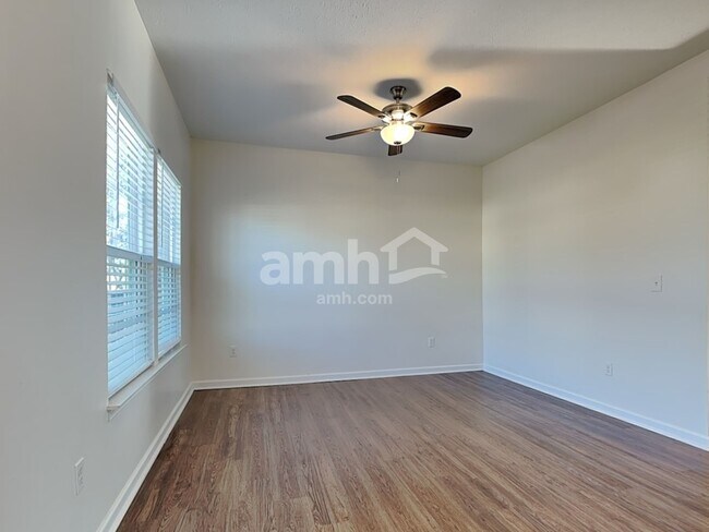 Building Photo - 1395 Apple Farm Dr