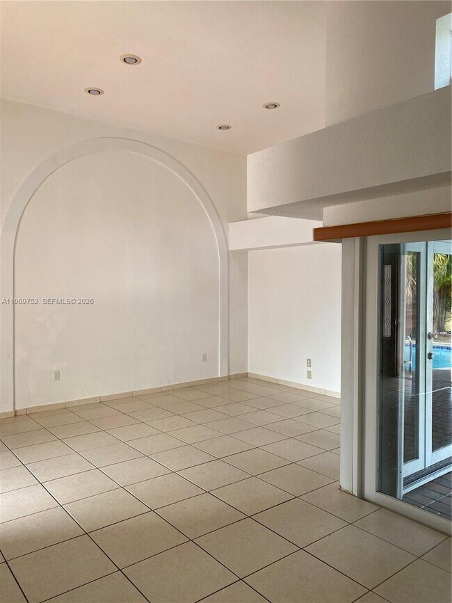 Building Photo - 720 NW 123rd Ave