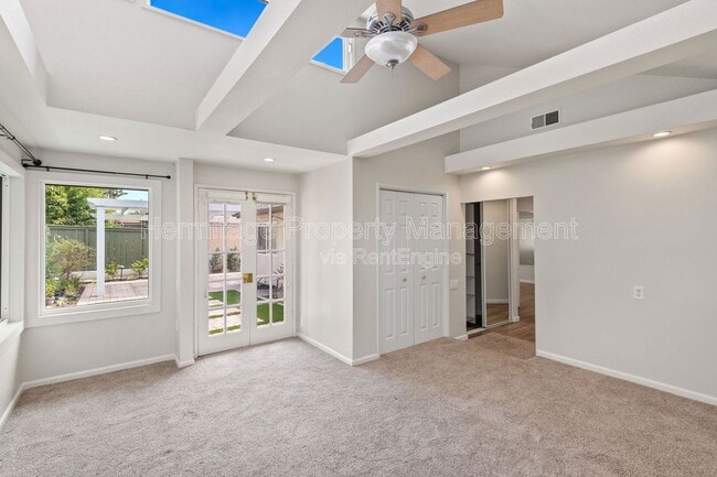 Building Photo - 4111 Reyes St