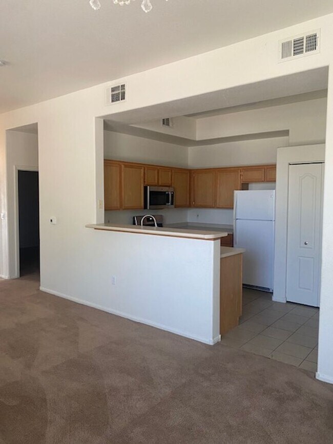 Building Photo - 700 Carnegie St