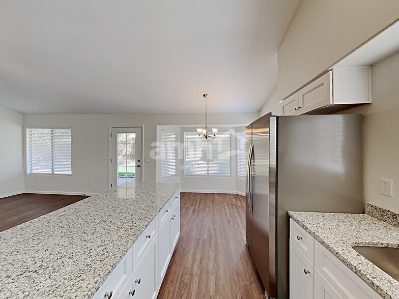 Building Photo - 4224 E Cathedral Rock Dr