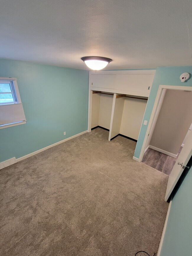 Bedroom #2 - 11 x 10.75 feet - 707 E 19th St