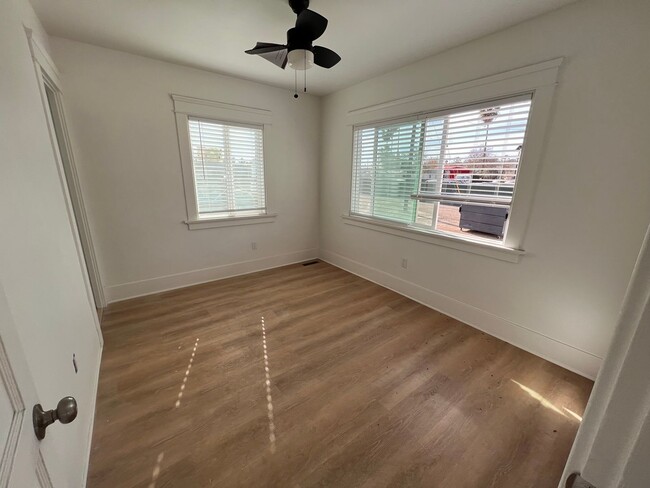 Building Photo - FULLY REMODELED 2BR/1BA home w/ parking an...