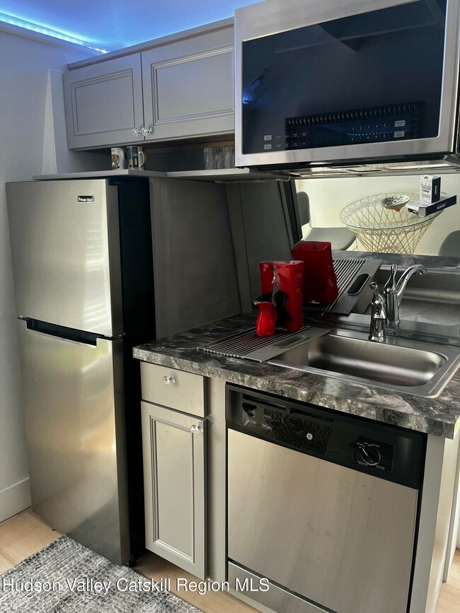 Building Photo - 20 Tannery Brook Rd