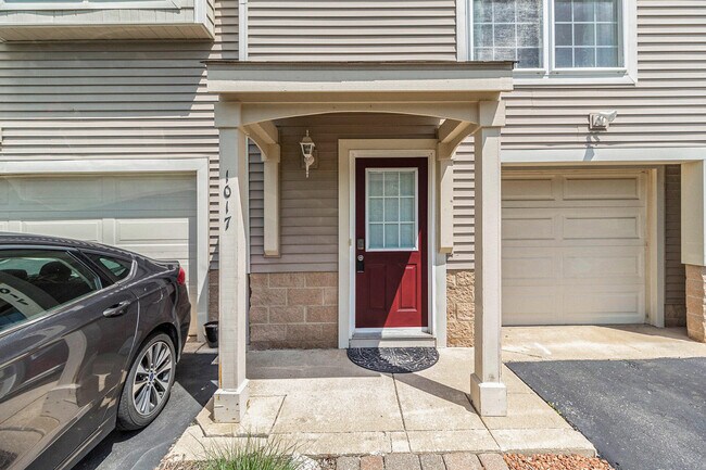 Building Photo - 1017 Bluestem Ln