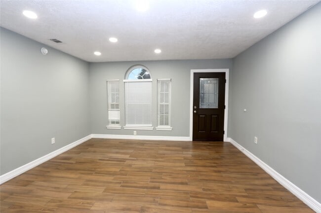 Building Photo - 16307 Hidden Gate Ct