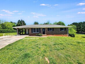 Building Photo - Lovely 3-Bedroom Home with Carport / Pet-F...