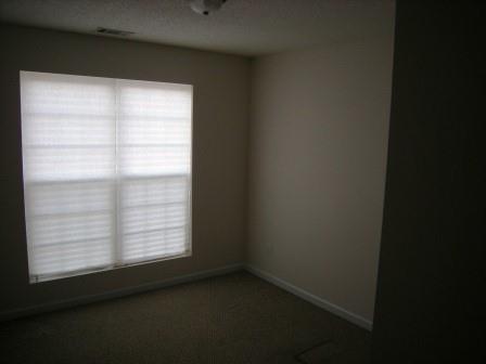 Building Photo - 129 Farm View Ln