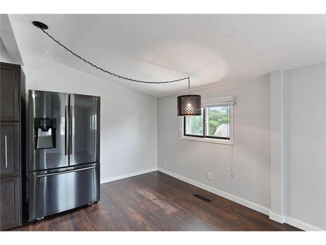 Building Photo - 4556 Island View Dr
