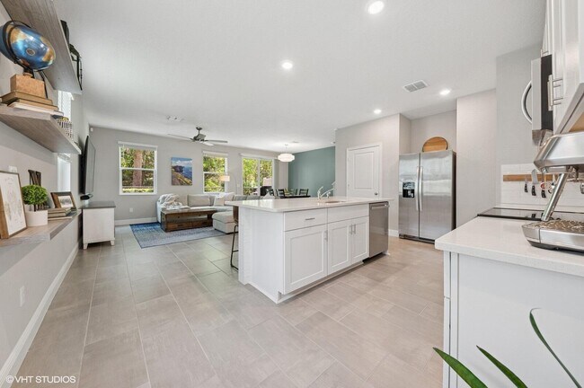 Building Photo - 3901 SE Mentmore Ln