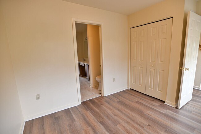 Building Photo - 3 Bedroom Single Family in Midtown with Pa...