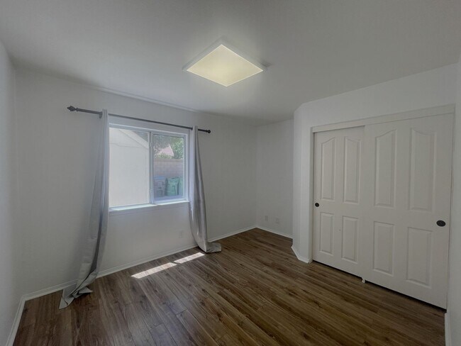 Building Photo - Available Now Palmdale 4 Bedroom + 3 Bathr...