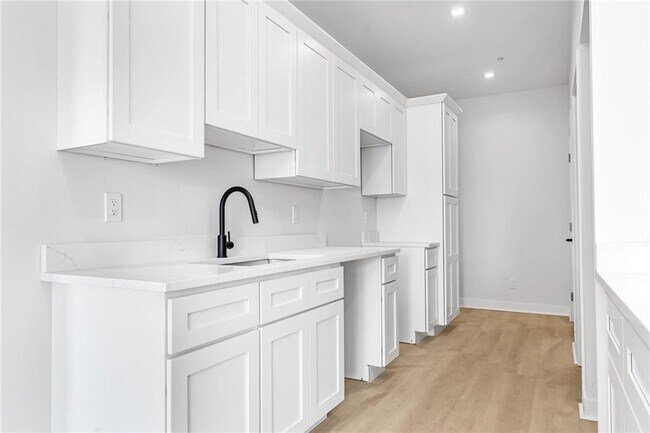 Building Photo - 50 Murray St