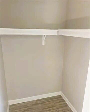 Building Photo - 1320 Park Glen Dr