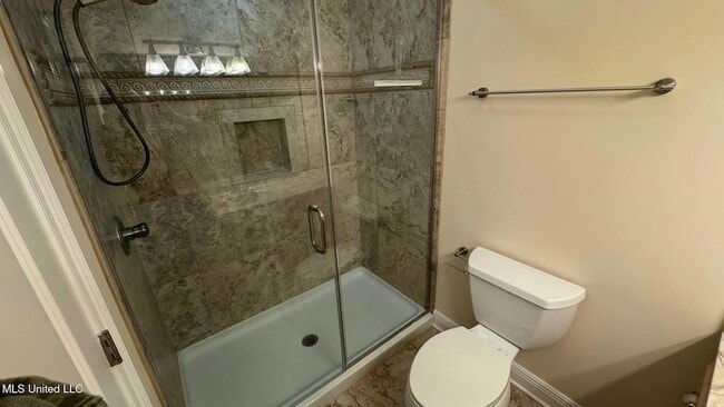 Building Photo - 289 Highpoint Dr