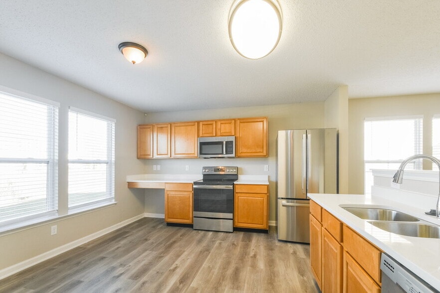 Building Photo - 6785 W Stansbury Blvd