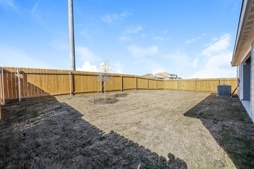 Building Photo - 9600 Teton Vis Dr