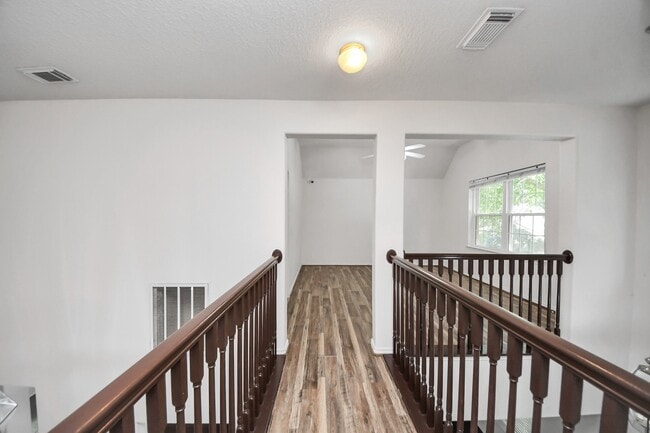 Building Photo - 20510 Pioneer Bend Ct