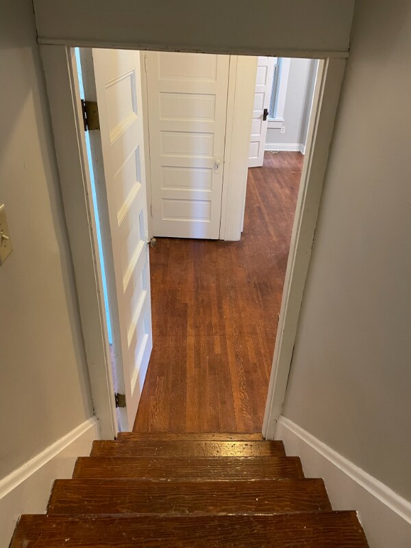 Building Photo - 462 King Ave