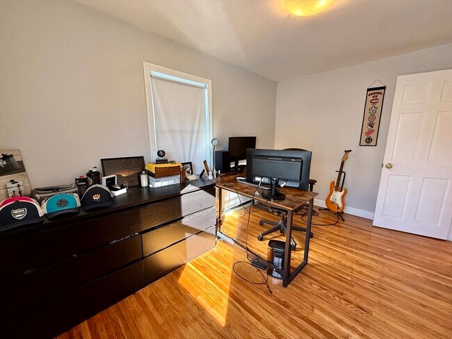 Building Photo - 31 York Ave