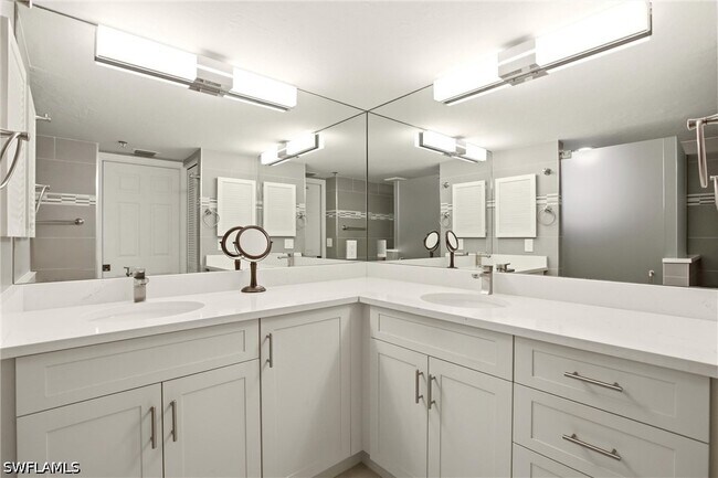 Building Photo - 5550 Heron Point Dr