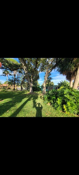 Building Photo - 1703 John Anderson Dr