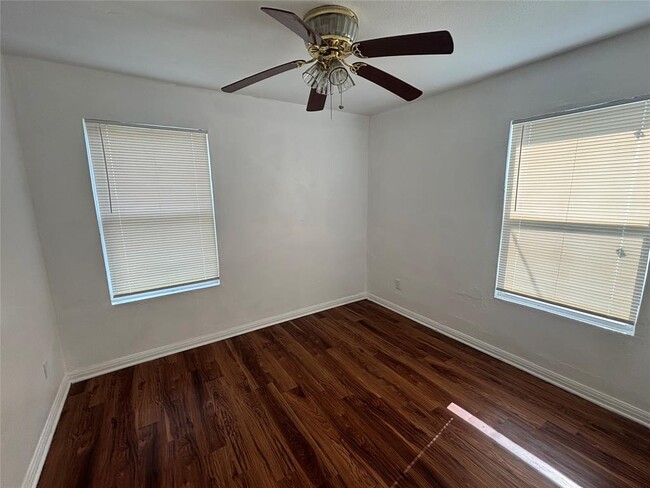 Building Photo - 1210 Dacus Dr