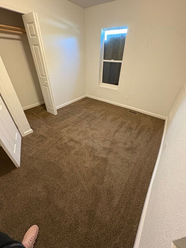 Building Photo - LIMITED TIME**NO APPLICATION FEE**1/2 OFF DEPOSIT**