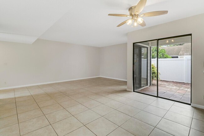 Building Photo - 202 Lakewood Dr
