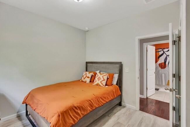 Building Photo - Large open floor plan in Spring Grove Plan...