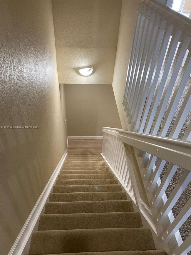 Building Photo - 2832 SW 81st Ave