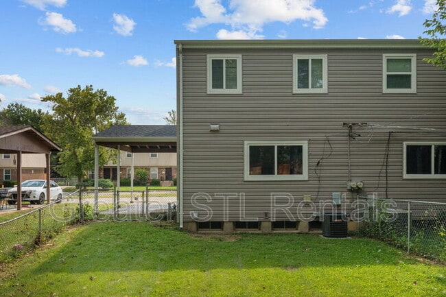 Building Photo - 2115 Campus Dr