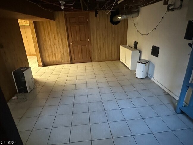 Building Photo - 325 Bogert Ave