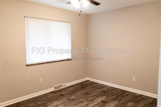 Building Photo - 139 Louella Dr