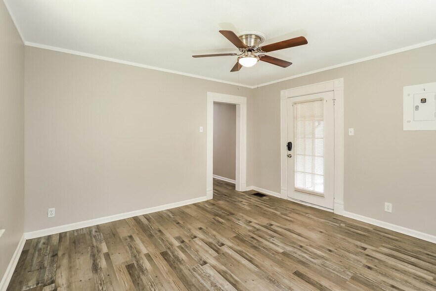 Building Photo - 624 Marion St