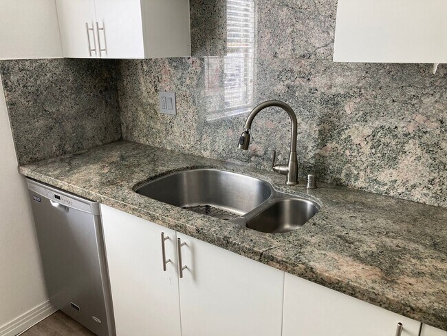 Building Photo - $3,295! Charming 2-Bed, 2-Bath Corner Unit in Gated Culver City Community!