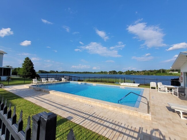 Building Photo - Charming 2-Bedroom, 2-Bathroom Condo in Wi...