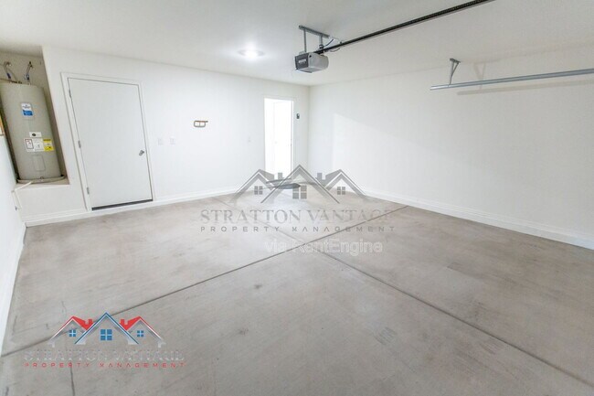 Building Photo - 1474 W Inca Dr