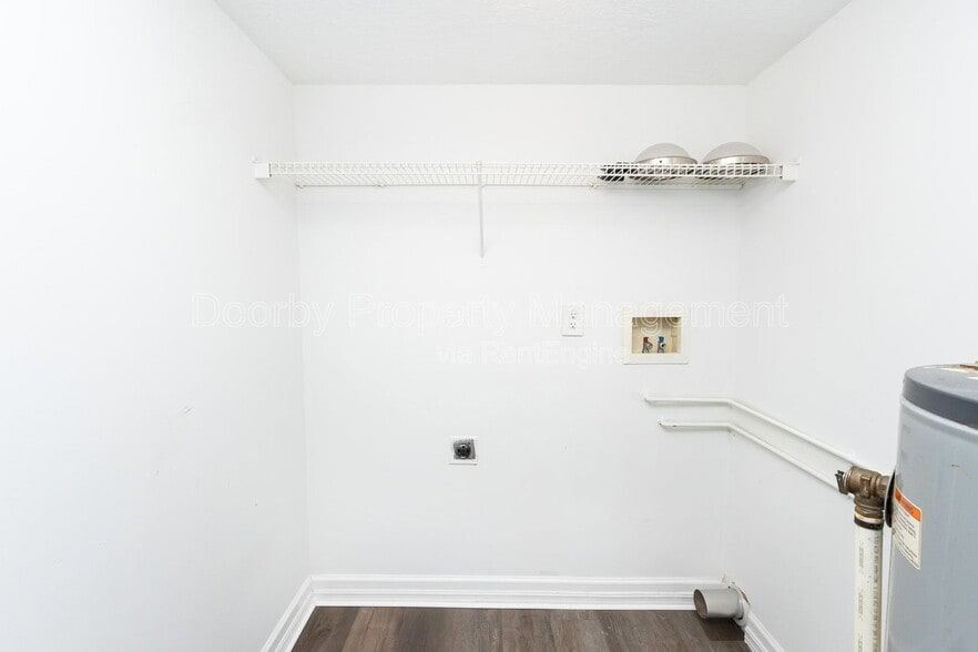 Building Photo - 407 Hotwater Rd