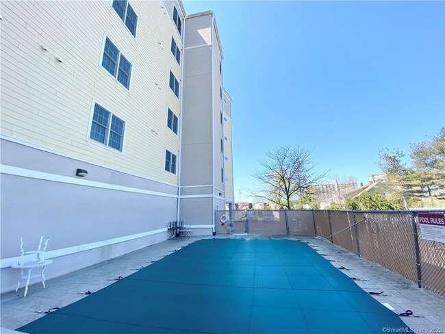 Building Photo - 343 Beach St