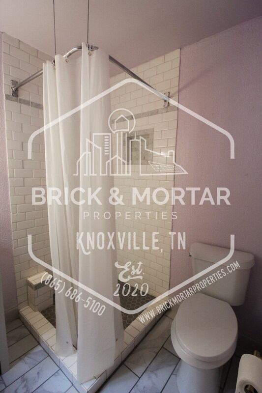 Building Photo - 427 E Caldwell Ave