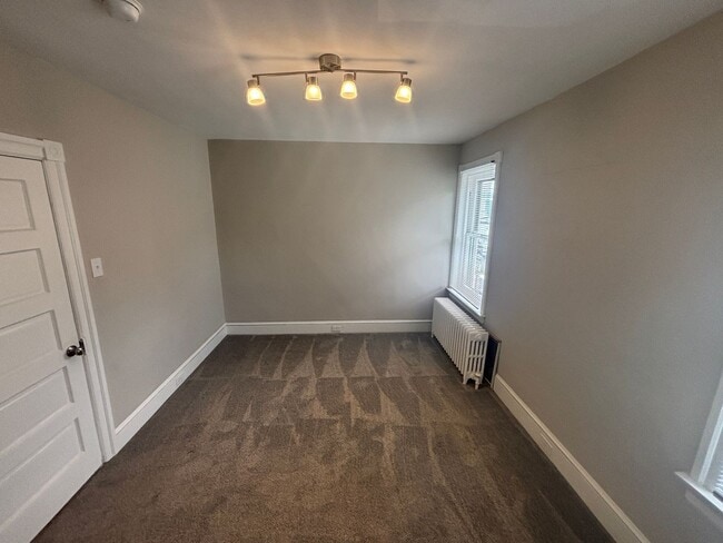 Building Photo - Single Family Home Available for Rent in t...