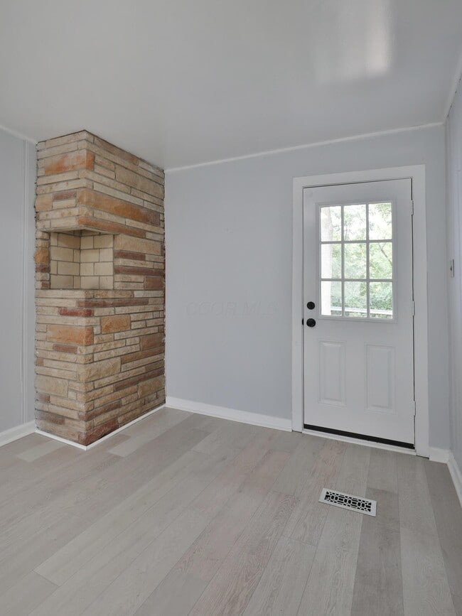 Building Photo - 4474 Starret Rd