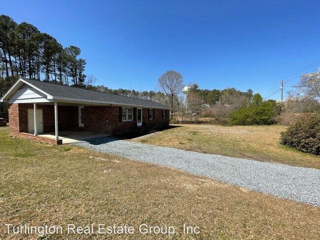 Building Photo - 3 br, 1.5 bath House - 1202 NC 55 E