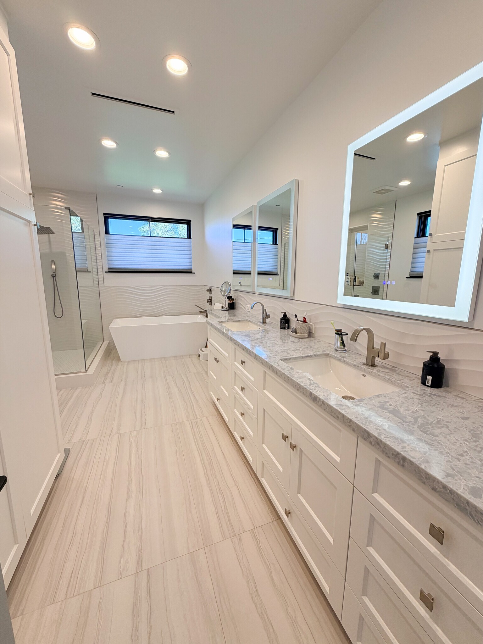 Building Photo - 1400 Manzanita Ln